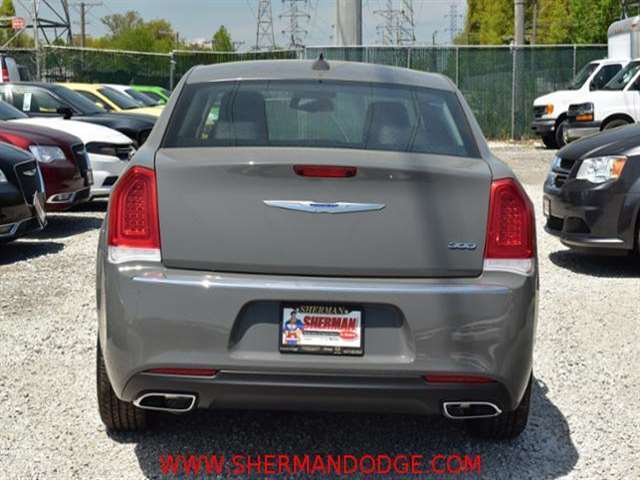 2017 Chrysler 300 Limited 4Dr Sedan